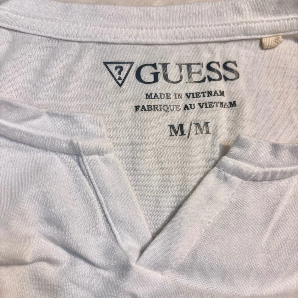 Guess Men’s Shirt Medium White Black Grey ColorBlock Short Sleeves V-Neck Y2K - Picture 7 of 10
